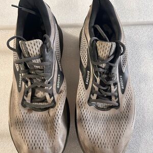 Brooks Men’s Size 13 Grey/Black Running Shoes – Good Condition